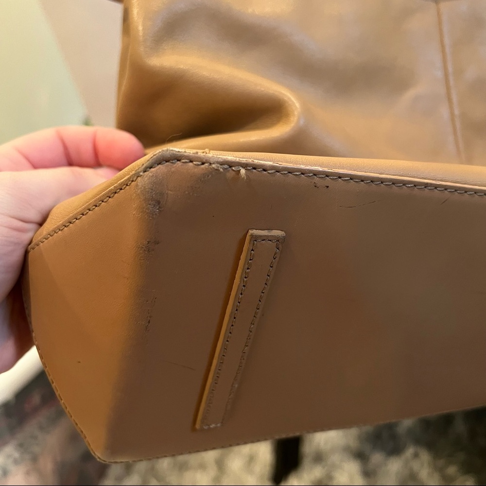 Classiques Entier Solid Handbag With Large Flower - image 8